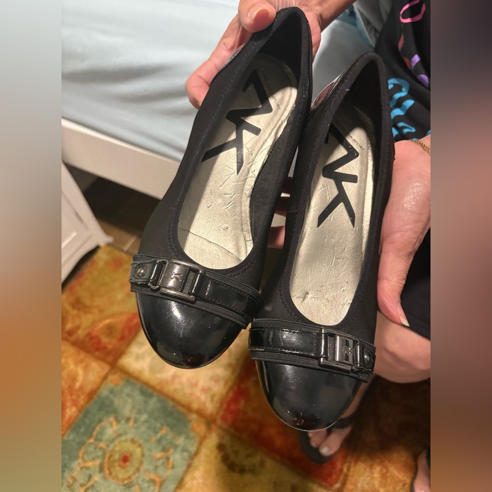 ANNE KLEIN AK Sport black flat slip-on shoes women size 8M